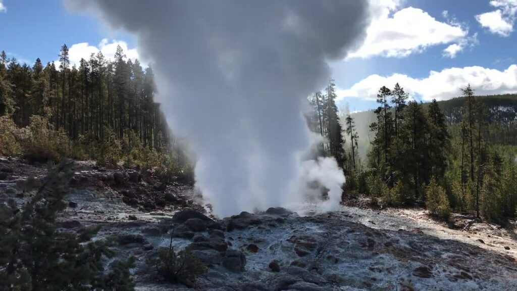 Streamboat Geyser