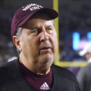 Mississippi State football coach Mike Leach dies at 61