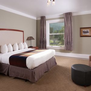 Mammoth Hot Springs Hotel