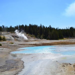 mesmerizing-view-norris-geyser-basin-yellowstone-wyoming-1024x678.jpg
