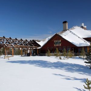 old-faithful-snow-lodge